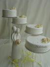 Torte 1: Größen von ca. 32, 26, 22 und 18 cm. Je nach Schnittgröße ca. 80 Tortenstücke. Preis: 268,00-, EUR.