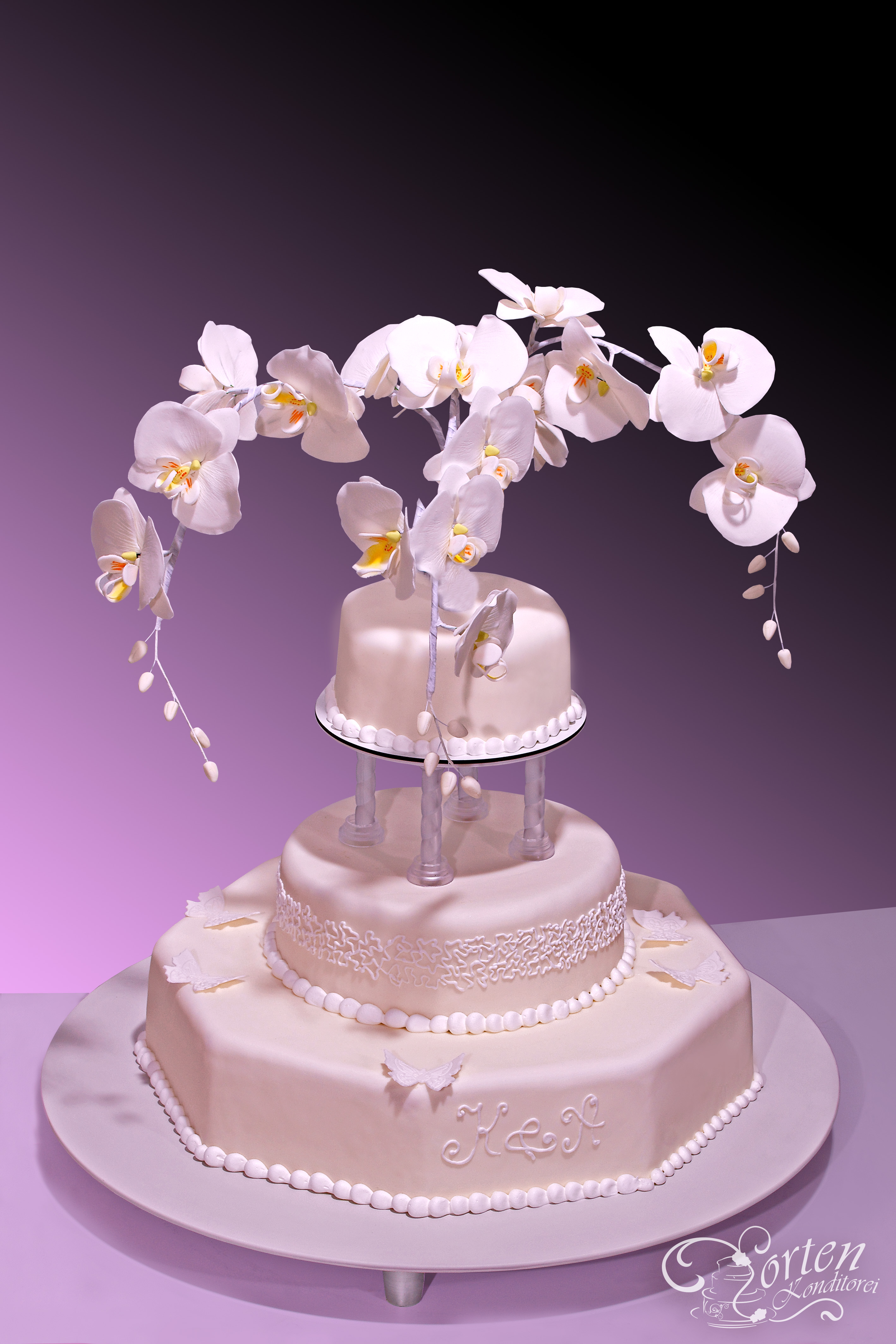 Hochzeitstorte Orchideenranke-weiss